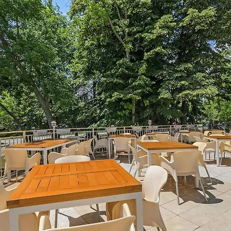 Gloria - Saints Constantine and Helena